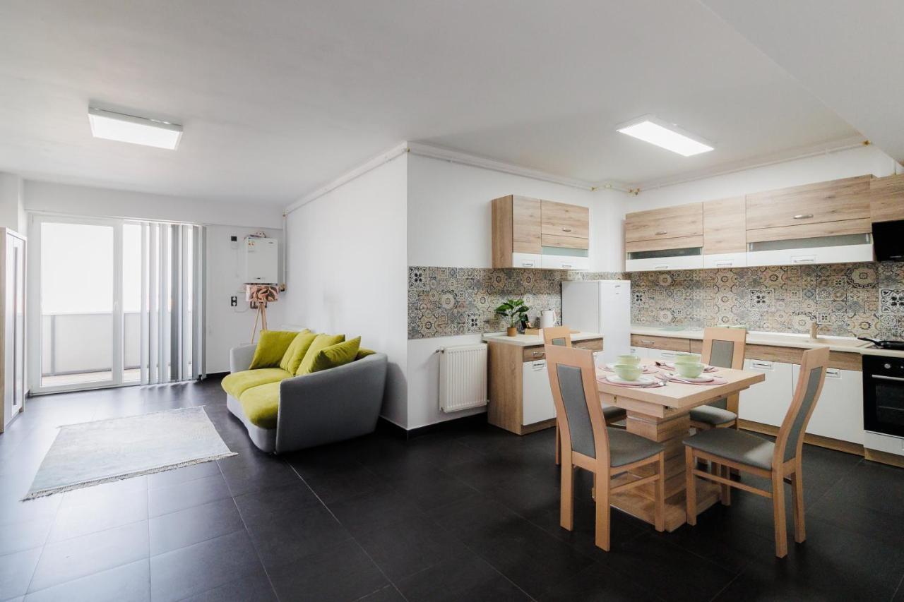 Plaza Apartment Satu Mare Ngoại thất bức ảnh
