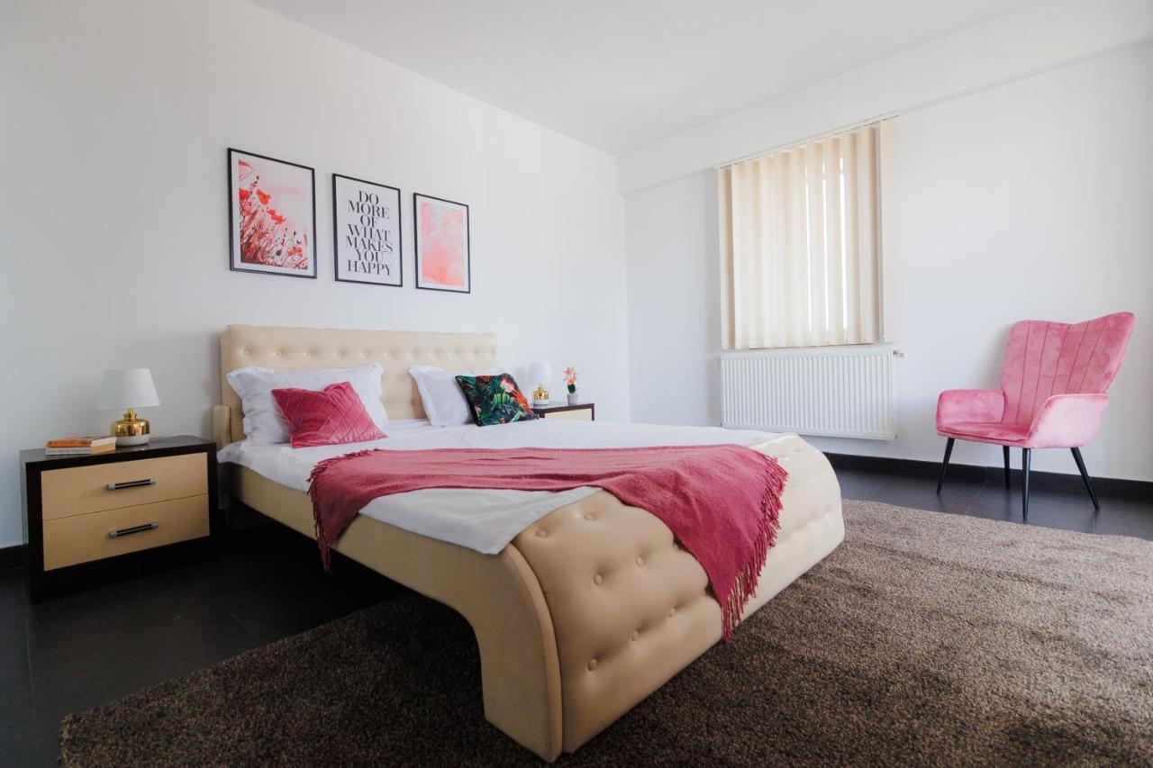 Plaza Apartment Satu Mare Ngoại thất bức ảnh