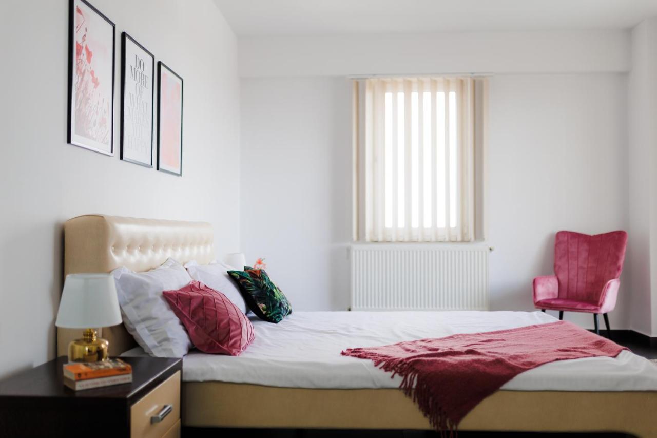 Plaza Apartment Satu Mare Ngoại thất bức ảnh