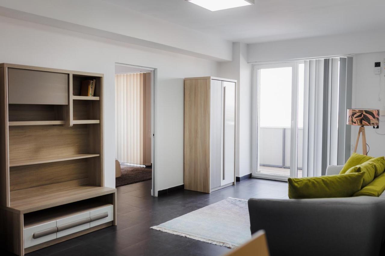Plaza Apartment Satu Mare Ngoại thất bức ảnh